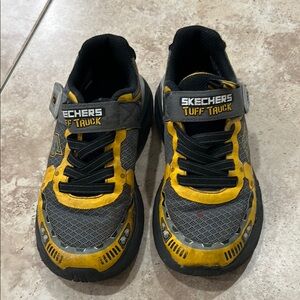 Skechers Black and Yellow Sneakers with Cushioned Sole and Mesh Upper